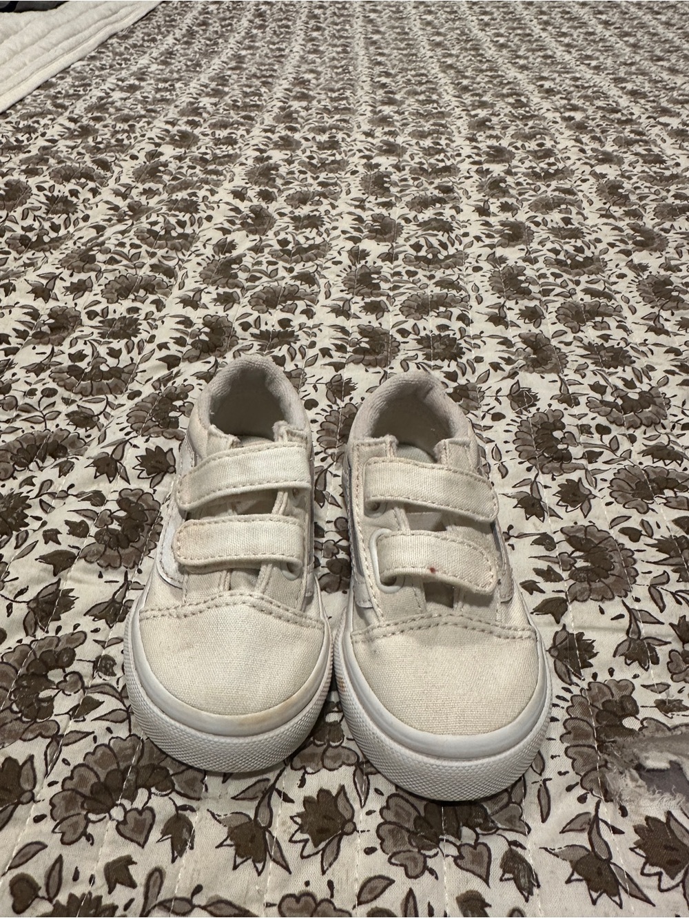 Vans Kids White Canvas Velcro Sneakers